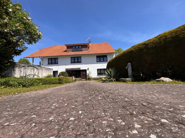 Eingang_Mehrfamilienhaus_Sontra