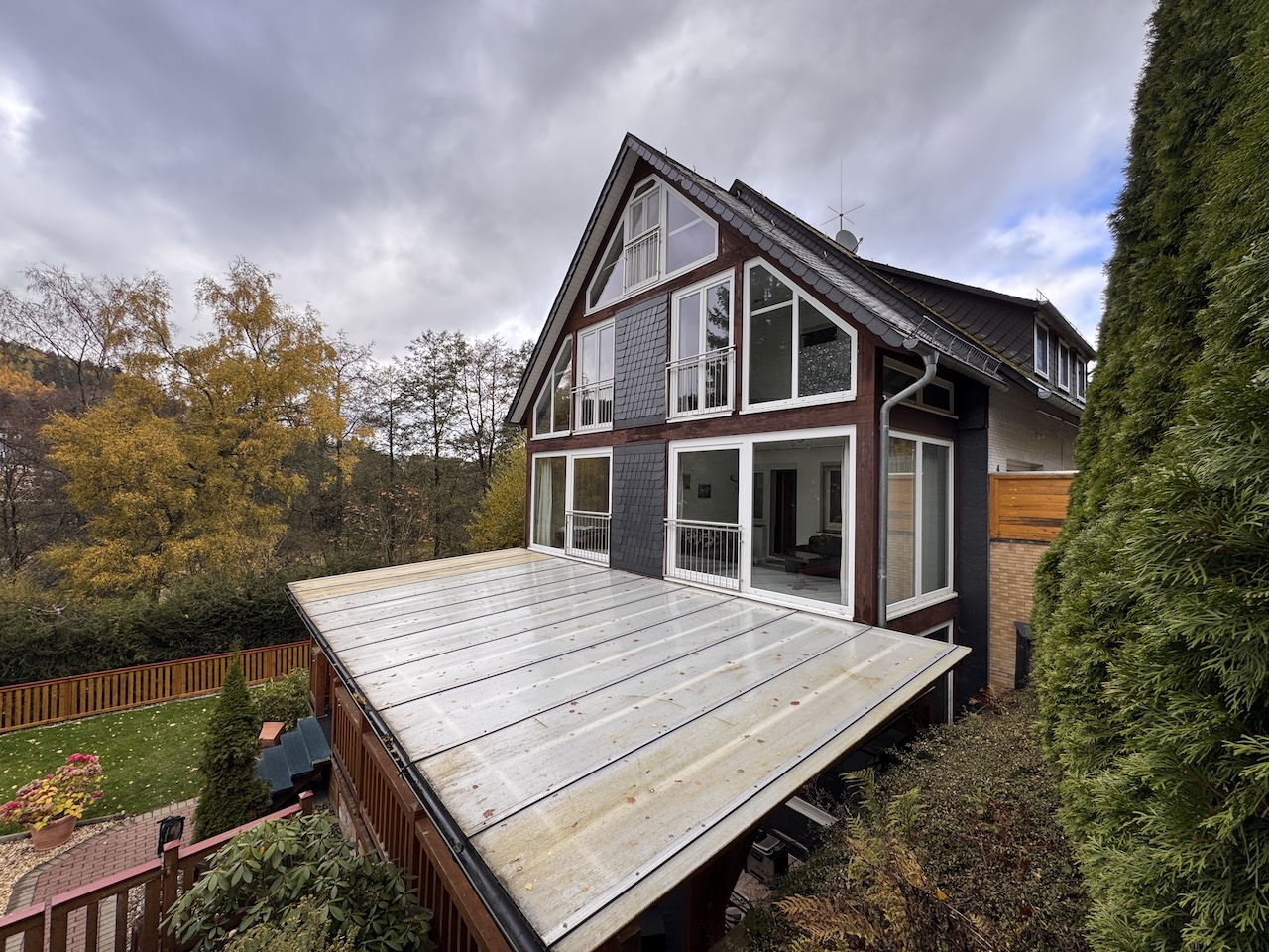 Anischt_Treppenabgang_Draufsicht_Terrasse_Willigen