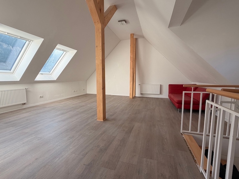 Wohnzimmer_Dachgeschoss_Einfamilienhaus_Schwalefeld